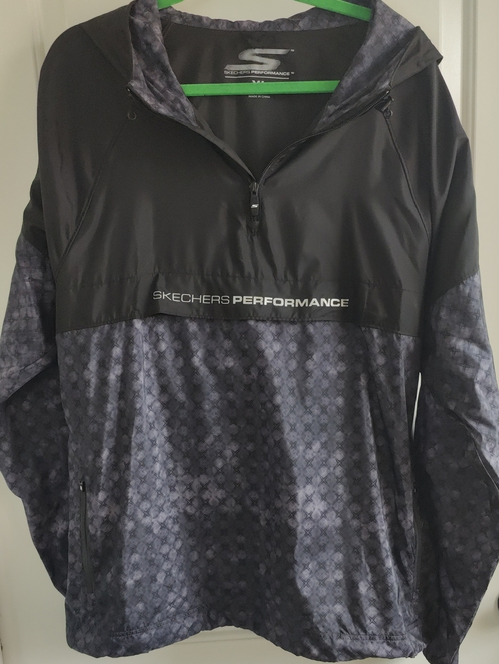 Skechers Performance Black & Charcoal Patterned Pullover Jacket